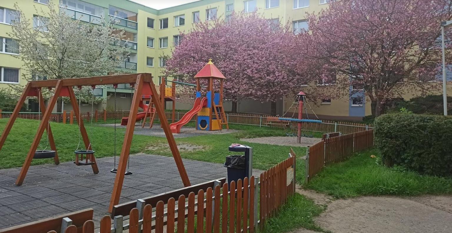 Family For 6, 10mins To Centre, Free Parking, Quiet Location, New Furniture, Balcony Apartamento